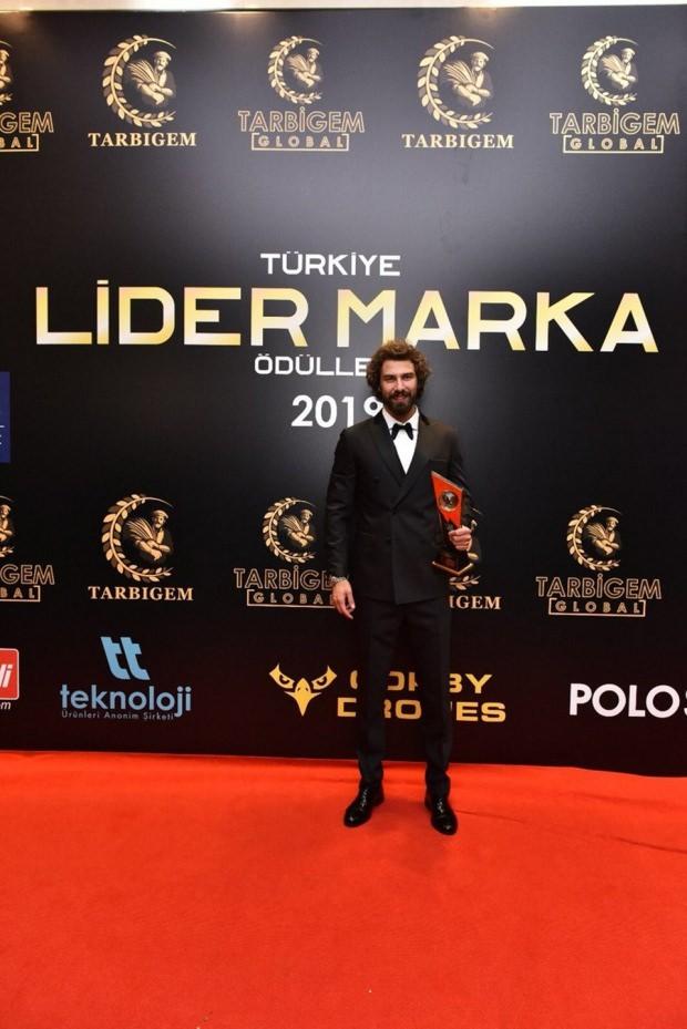 Yılın en iyi erkek oyuncusu Furkan Palalı oldu!