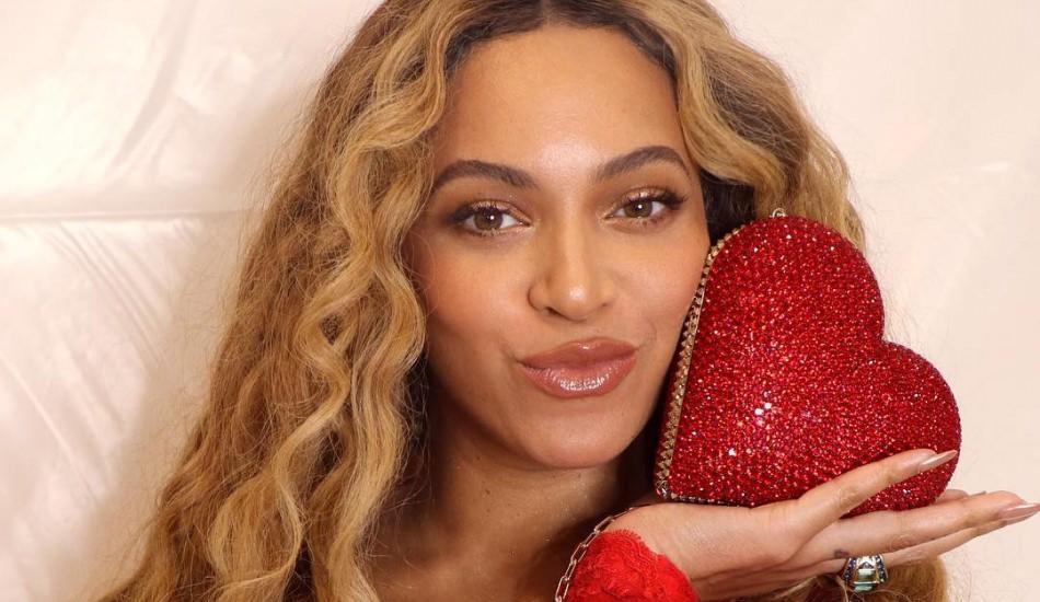beyonce_2020_yili_konserinde_sehrin_en_cok_kazanan_sarkicisi_olacak_1575875537_6333.jpg