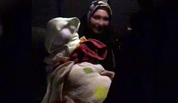 Dilencinin kucağındaki bebek görenleri şaşkına çevirdi