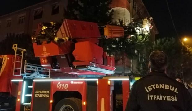 Pendik'te bir apartmanda korku dolu anlar! Elektrik panosu patladı