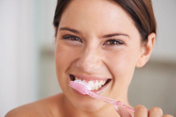 Diş temizliği nasıl yapılmalı?
