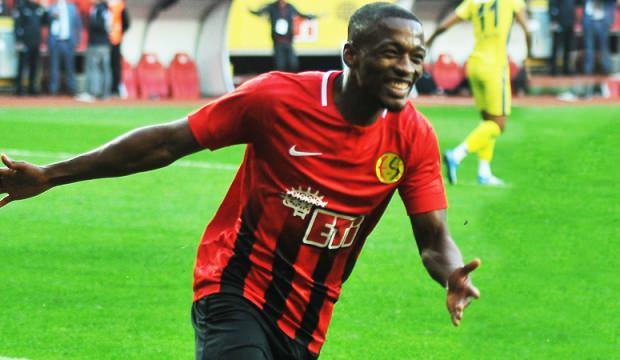 Hocası açıkladı! 'Galatasaray ve Fenerbahçe’nin listesinde'