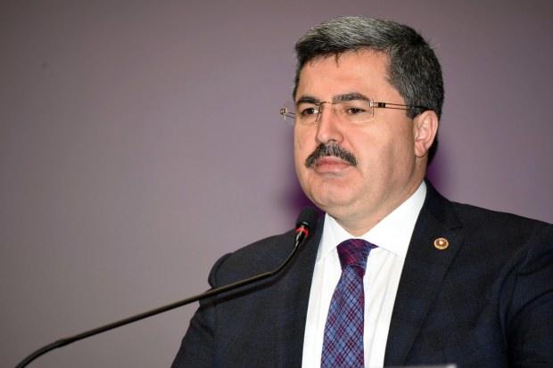 Ali Özkaya.