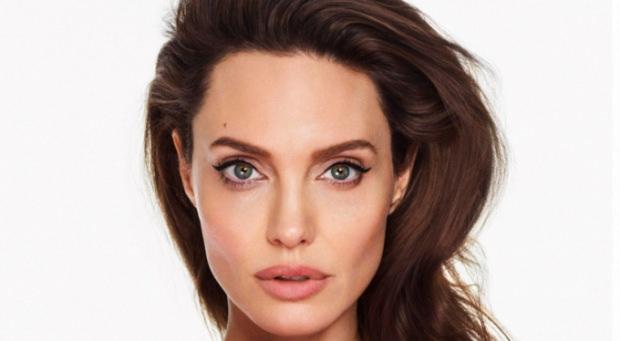 Angelina Jolie sosyal izolasyon sürecinde aile içi şiddet uyarısında bulundu!