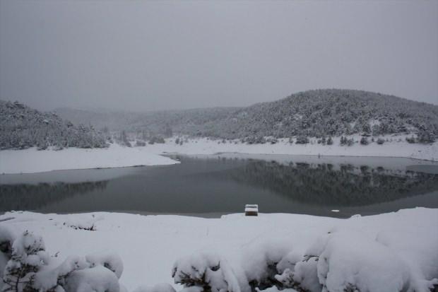 Yoğun kar yağışı yurtta güzel manzaralar oluşturdu, Konya Beyşehir. 