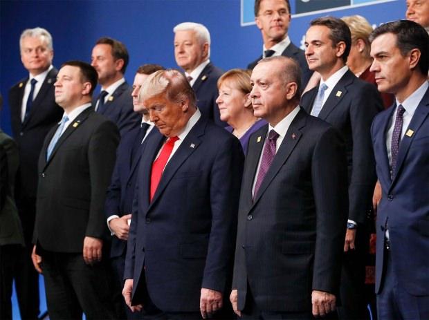 Londra'da düzenlenen NATO liderler zirvesinden bir kare