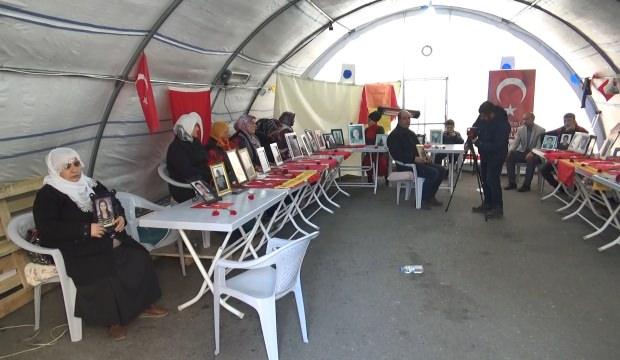 'Evlat nöbeti'ndeki Hüsniye anne kızına kavuştu ile ilgili görsel sonucu