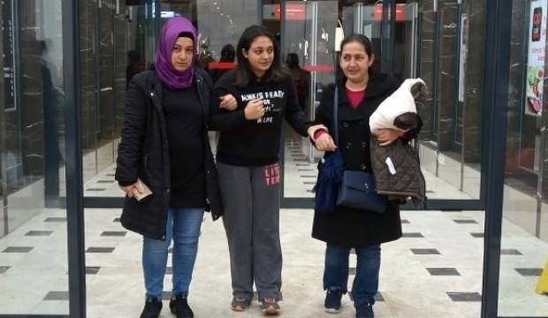 Genç kız AVM önünde dehşeti yaşadı