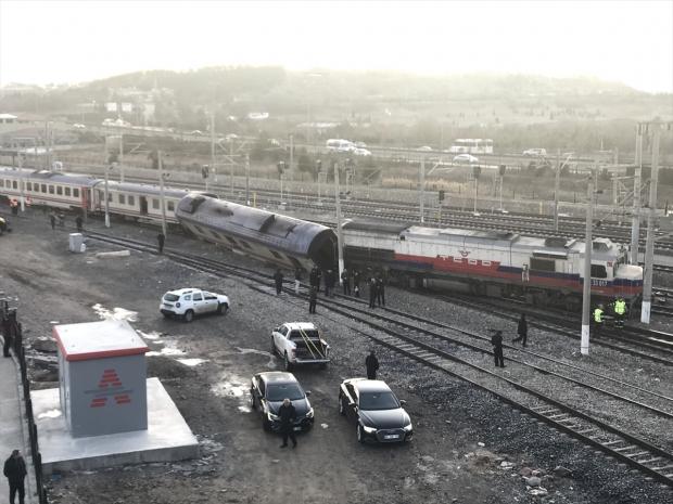 Doğu Ekspresi treni Ankara'daki istasyonda raydan çıktı