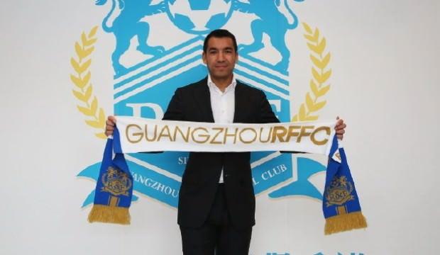 Guangzhou'nun yeni hocası van Bronckhorst oldu