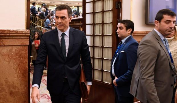 İspanya'da sosyalist lider Pedro Sanchez yemin etti