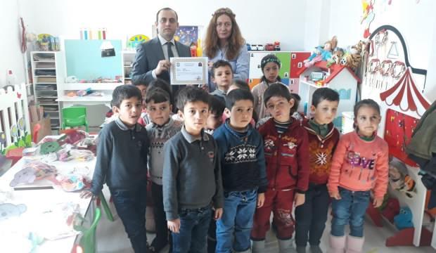 50 yaşında öğretmen olup öğrencileri için öyle bir şey yaptı ki!