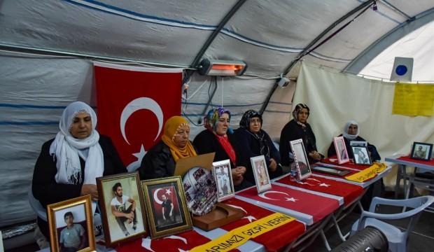 Diyarbakır annelerinin oturma eylemine katılım sürüyor