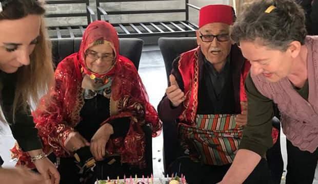 Kaçarak evlenen çifte, 58 yıl sonra çocuklarından düğün