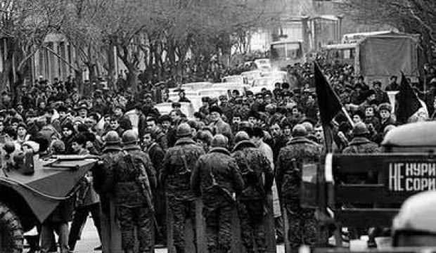 Kanla yazılan tarih: 20 Ocak 1990