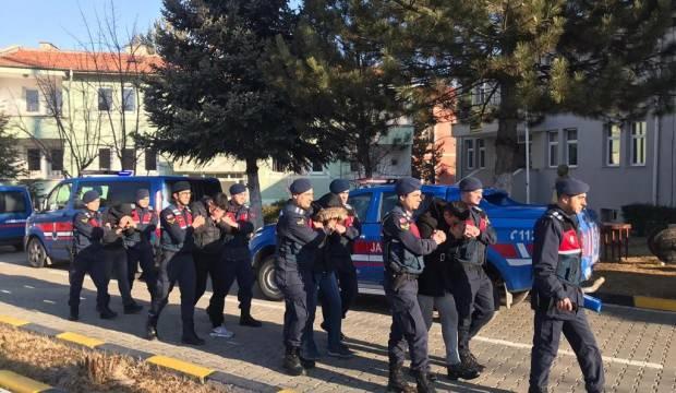 Kastamonu'da köpeği öldürüp 3 evi soyan hırsızlar yakalandı