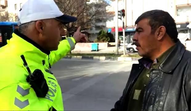 Kırmızı ışıkta geçen yayadan ilginç savunma