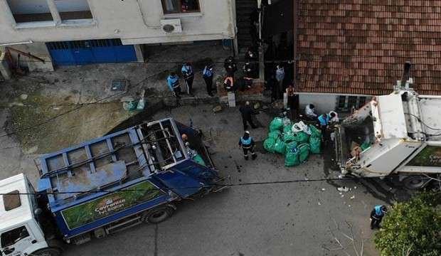 Kötü koku ihbar ettirdi! 20 ton çöp çıktı