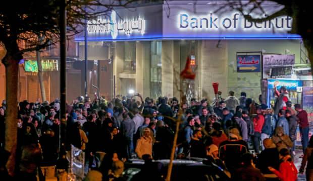 Merkez Bankası önünde protesto ettiler! Polisten sert müdahale