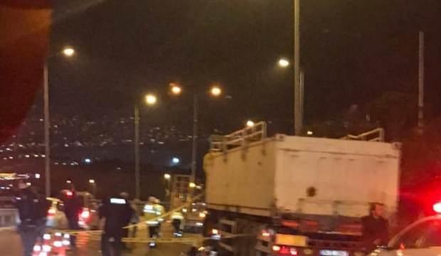 Kamyon altında kalan motosikletli sürücü hayatını kaybetti