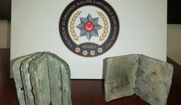Denizli'de İbranice yazılmış 2 adet İncil ele geçirildi
