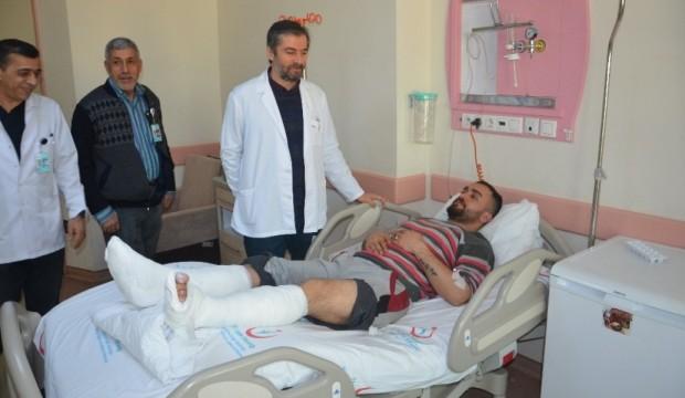 Depremde camdan atladı, 2 ayağı da kırıldı
