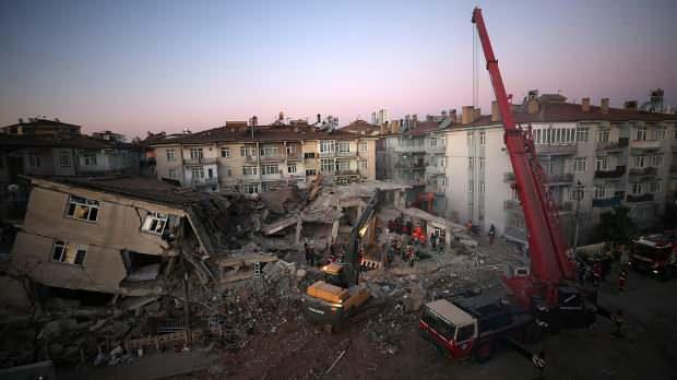 elazığ depreminde yıkılan binalar