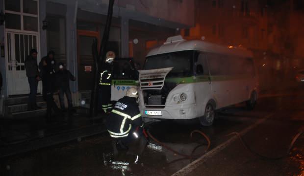 Tekirdağ’da yolcu minibüsü alev alev yandı