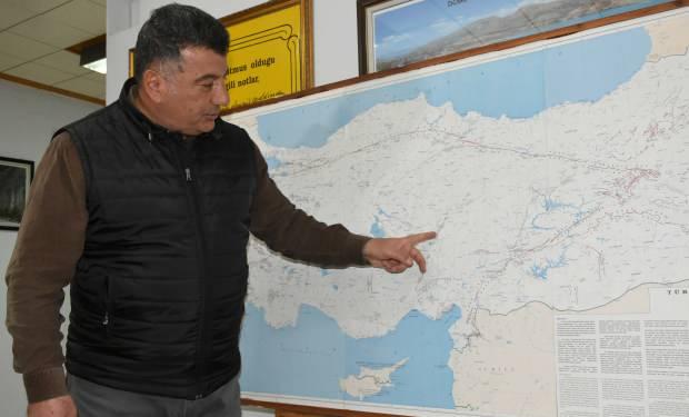 Sivas Cumhuriyet Üniversitesi Jeoloji Bölümü Öğretim Üyesi Prof. Dr. Orhan Tatar açıklama yaptı.