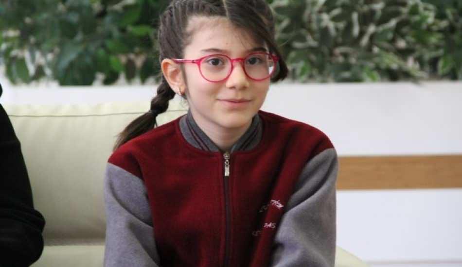 4_sinif_ogrencisi_elanur_akinci_matematikte_dunya_1si_oldu_1581586468_5697.jpg