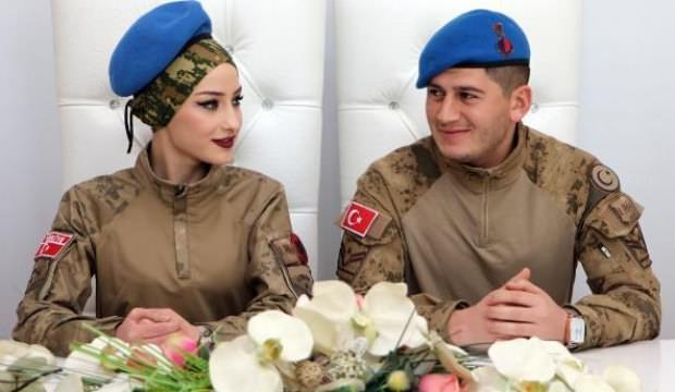 Kendi nikahlarına böyle geldiler