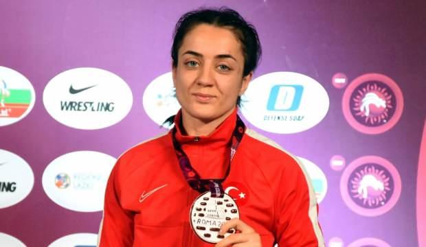 Yasemin Adar'dan gümüş, Bediha Gün'den bronz