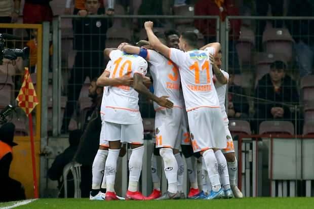 Galatasaray veda etti! Alanyaspor yarı finalde BfI6e_1581536069_9887