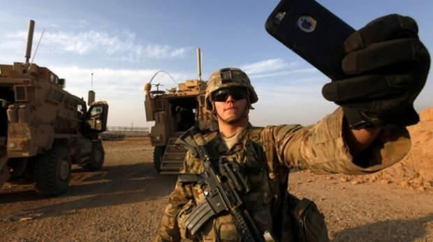 Askerlerin çektiği selfie'ler birliğin konumu, teçhizatın durumu ve diğer coğrafi şartlarla ilgili önemli bilgiler barındırıyor.