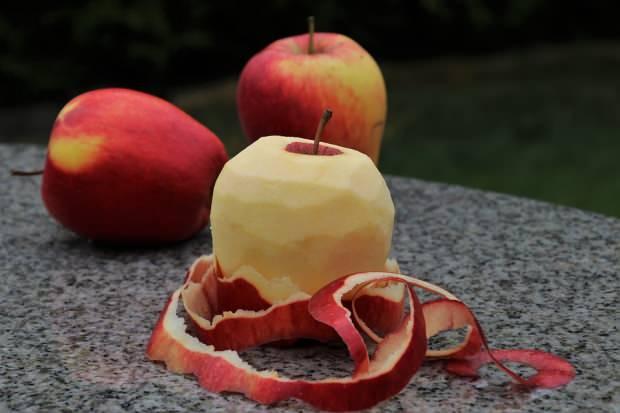 Soyulmuş meyvelerin kararmaması için ne yapılır? Kabuğu soyulmuş meyveler nasıl saklanır?