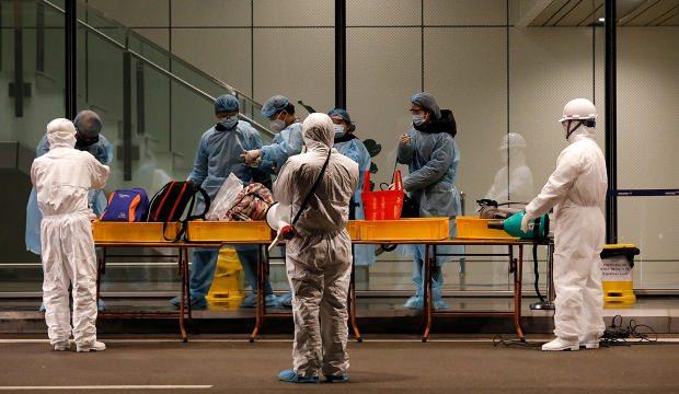 Koronavir�s hakk�nda �ok konu�ulacak iddia: Vir�s oradan yay�lm��!