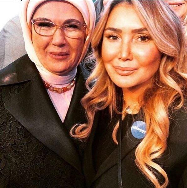 Ünlü şarkıcı Yonca Evcimik'ten Emine Erdoğan'a övgü dolu sözler