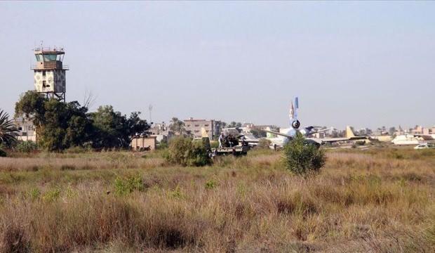 Darbeci Hafter'in hedef aldığı Mitiga Havalimanı'nda uçuşlar yeniden başladı