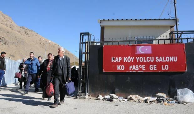 İran'ın Türkiye'ye açılan kapılarından Kapıköy Sınır Kapısı virüs sonrası kapatıldı.