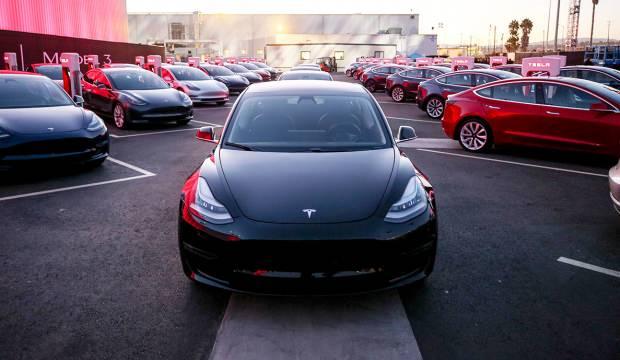 Tesla dünya devlerini geride bıraktı!