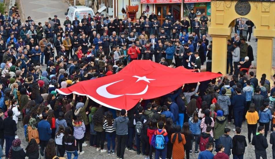 unluler_33_sehidin_ardindan_konserlerini_iptal_etti_1582900993_5425.jpg