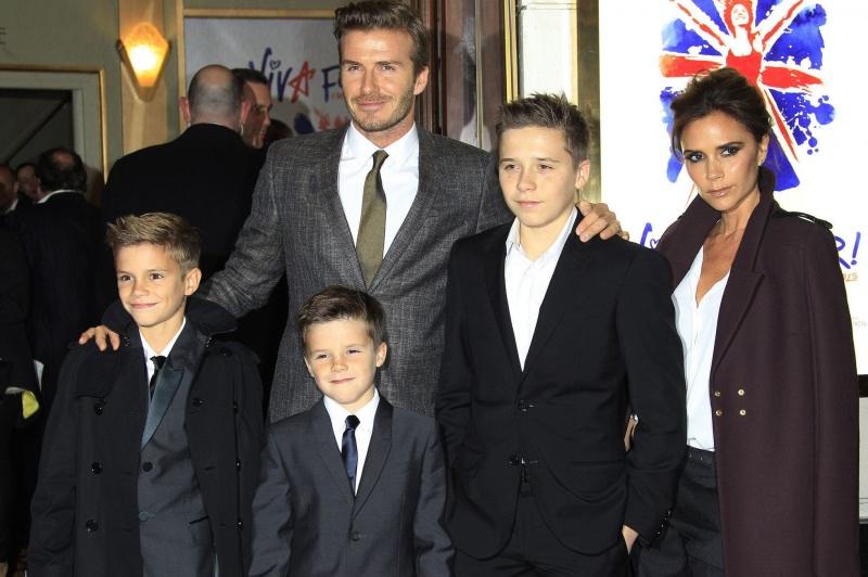 David Beckham ilk kez gülerek poz veren eşi Victoria Beckham'a yorum yaptı!
