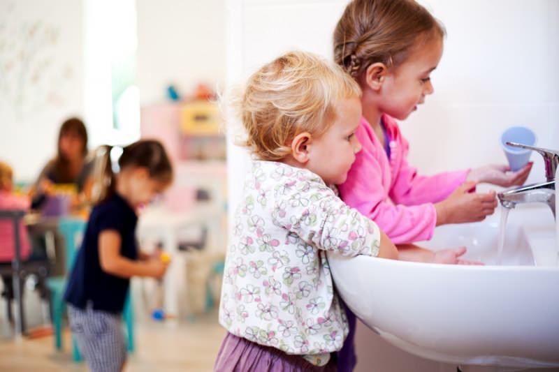 Çocukları enfeksiyondan korumanın yolları! Koronavirüse karşı çocuğa el yıkama nasıl öğretilir?