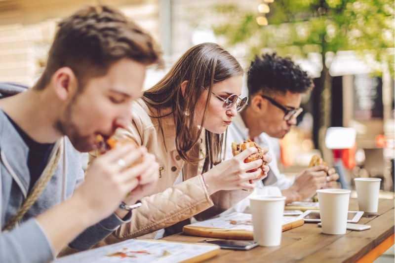 Duygusal açlık nedir? Duygusal açlık belirtileri