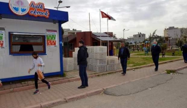 Ekmek alacak vatandaşa 1 metre kuralı