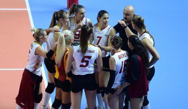Galatasaray'da iki oyuncu ülkesine döndü