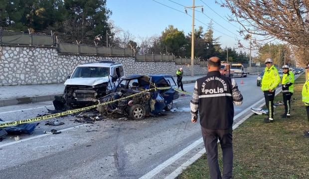 Burdur'da feci kaza: 2 kişi hayatını kaybetti! Yaralılar var