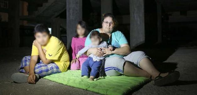 Koca şiddeti 3 çocuğuyla sokakta bıraktı