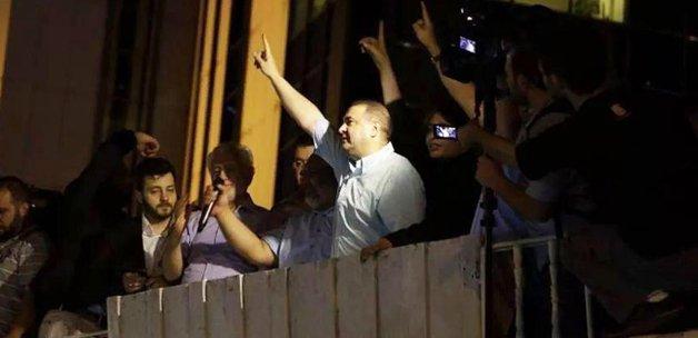 Şafak Sezer binlerce vatandaşa tekbir getirtti