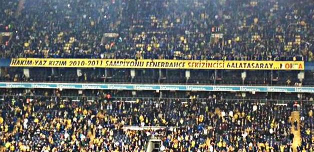 Kadıköy'de olay pankart! "Yaz kızım..."